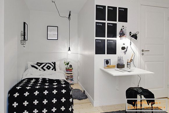 Стилна малка спалня в черно-бели цветове