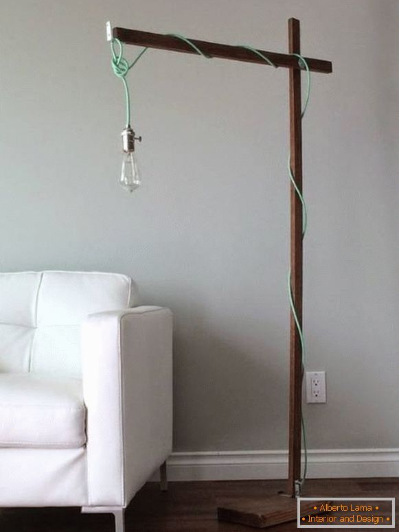 Домашна лампа от дърво