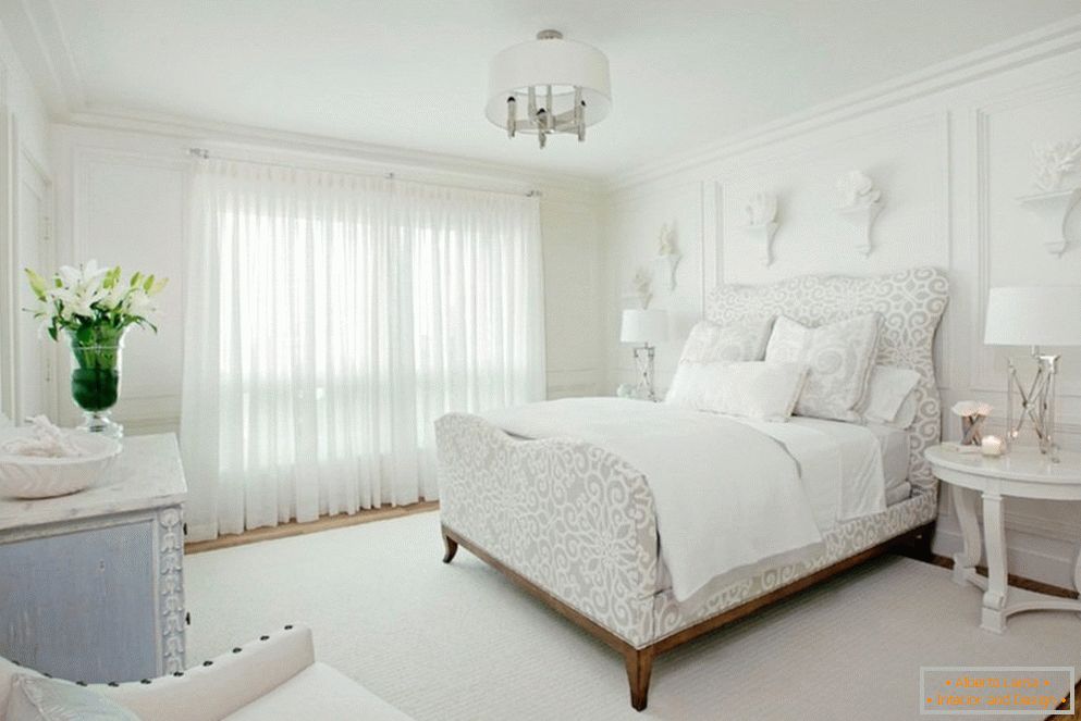 Дизайн на бялата спалня
