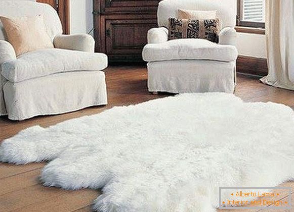 бял пухкав килим, снимка 51