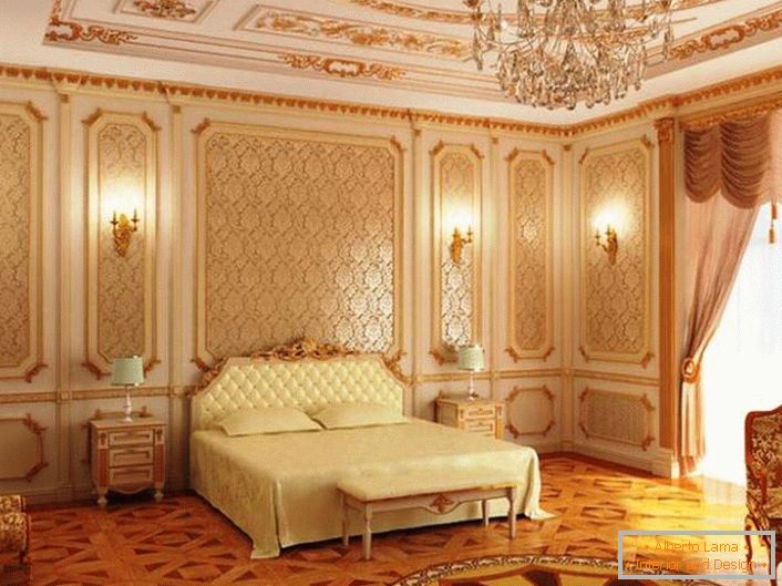 Златните модели напълно се вписват в цялостния състав на бароковия стил. Стилна спалня за двойка.