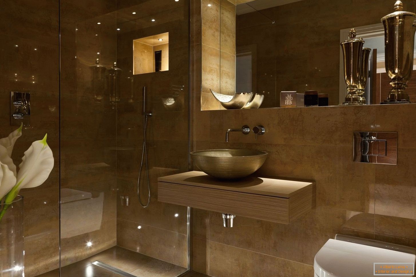 Луксозен интериор в банята