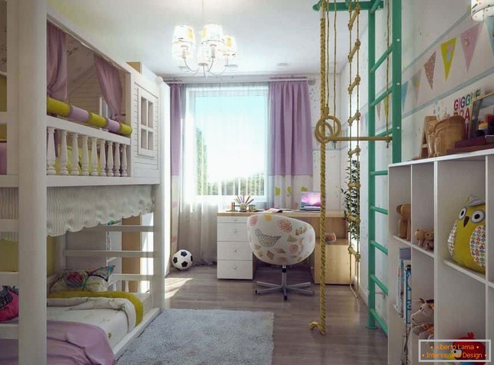 Детска стая в Хрушчов с две двуетажни легла и шведска стена