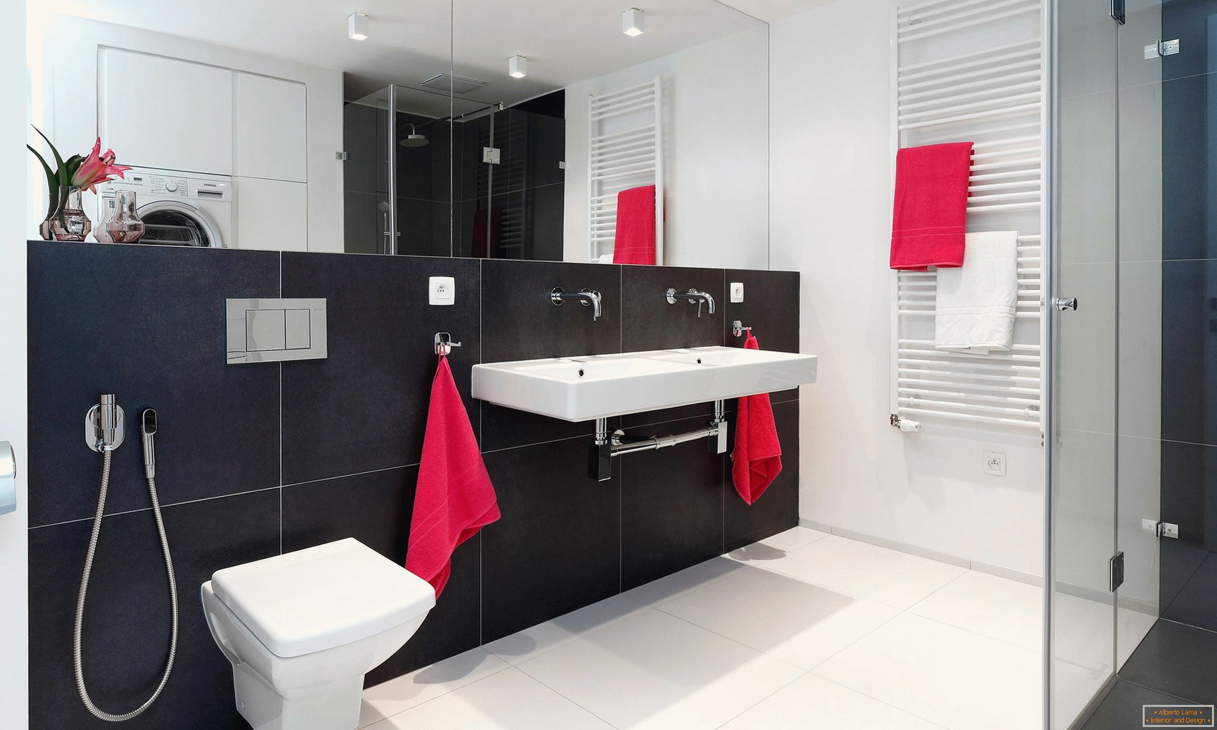Червено, бяло и черно в дизайна на банята