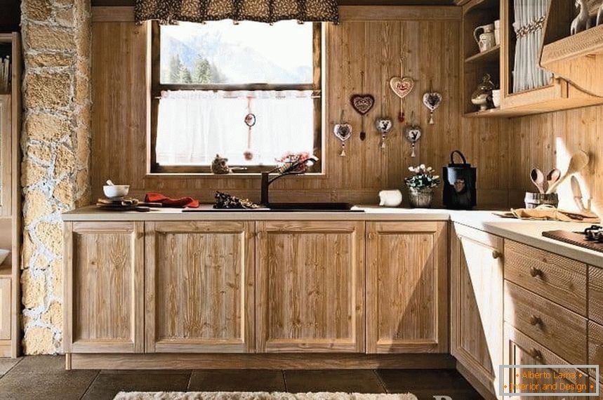 Кухня в еко-стил с дървена престилка