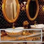 Огледала в банята със златни листа