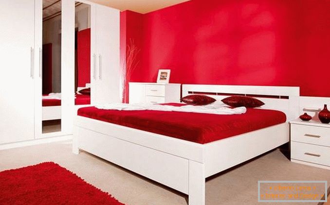 червена спалня, снимка 12