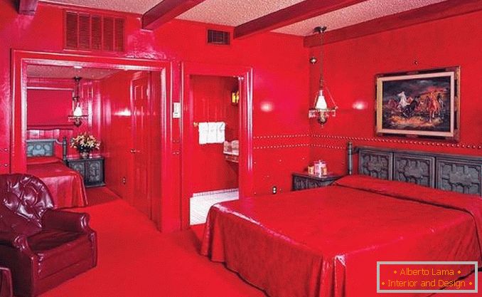 червена спалня, снимка 28