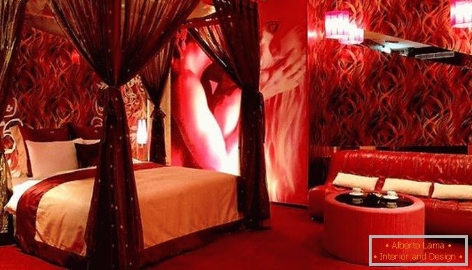 червена спалня, снимка 29