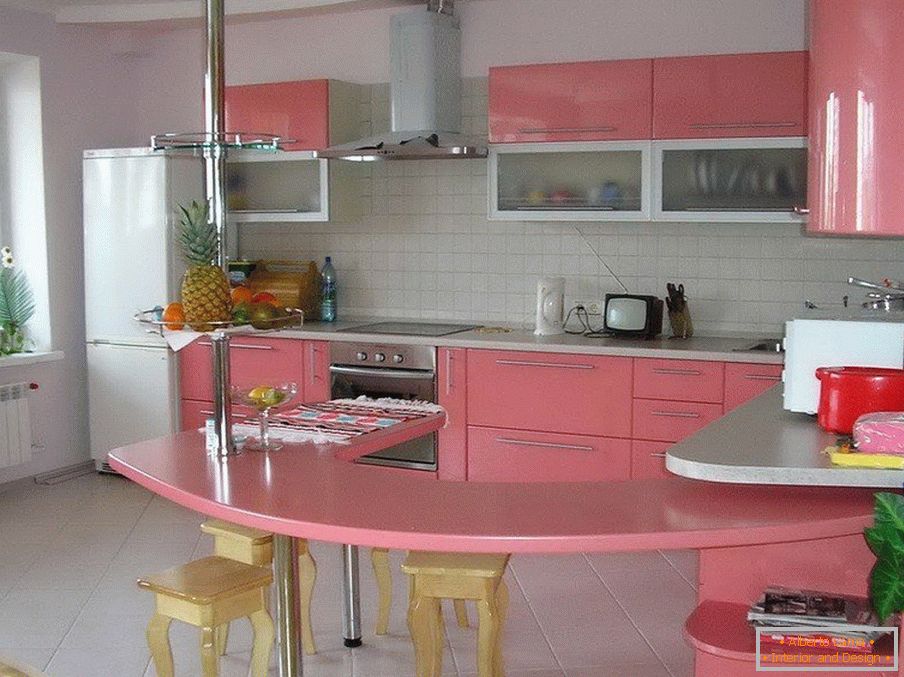 Бяла и розова кухня