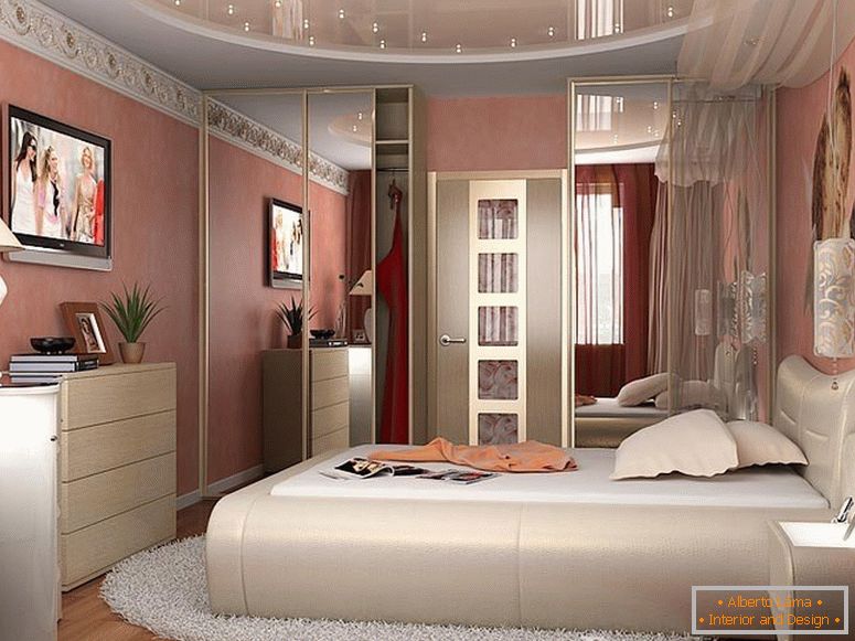 Спалня с розови стени