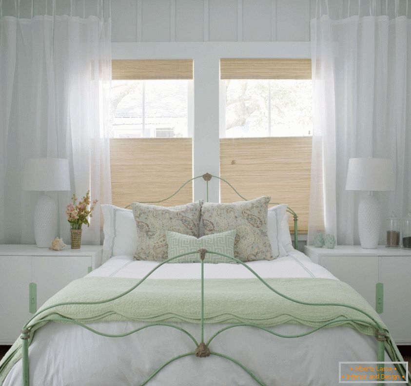 Деликатна бяла спалня в стила на Прованс