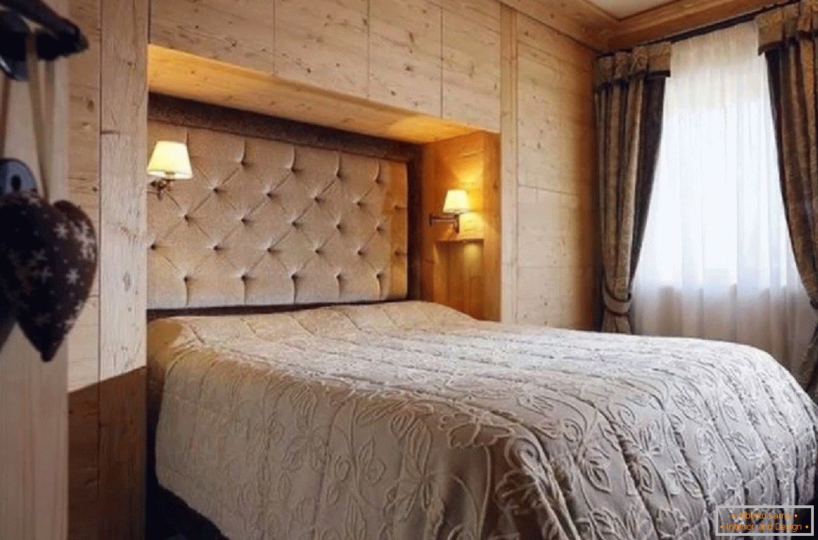 Спалня в ниша от дървени шкафове