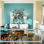 Тюркоазен цвят на стената и мебелите - ярко решение за кухнята в светли цветове