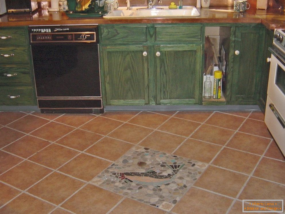 Диагонално поставяне на плочки върху кухненския под