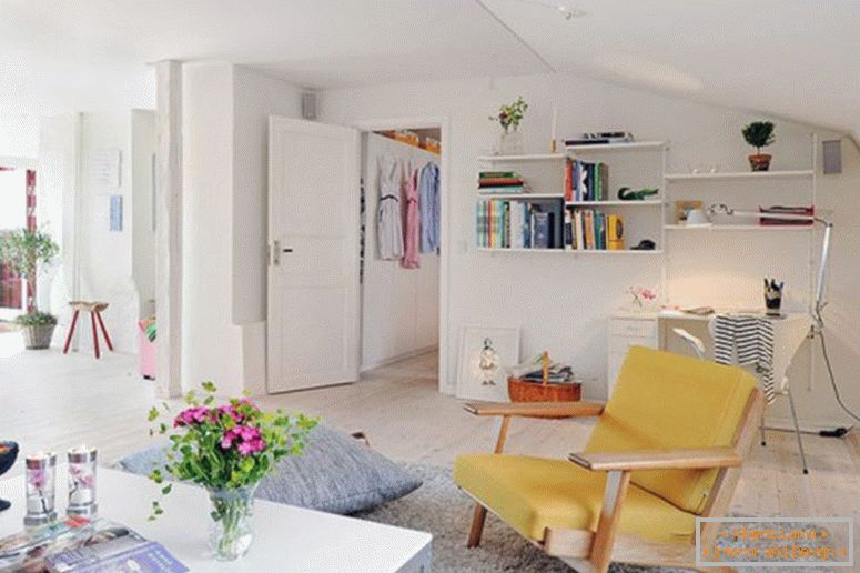 страхотно-интериорен дизайн-малки-апартаменти-в-модерен от схема с бяло-нюанс-смарт-украса-и-лавици върху бели стени-пространство-и-цвете-на-ваза-и-кафе- маса