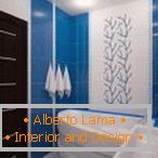 Комбинацията от бяло и синьо в дизайна на банята