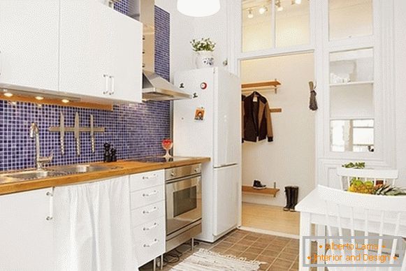 Интериор на комфортни кухненски апартаменти в Швеция