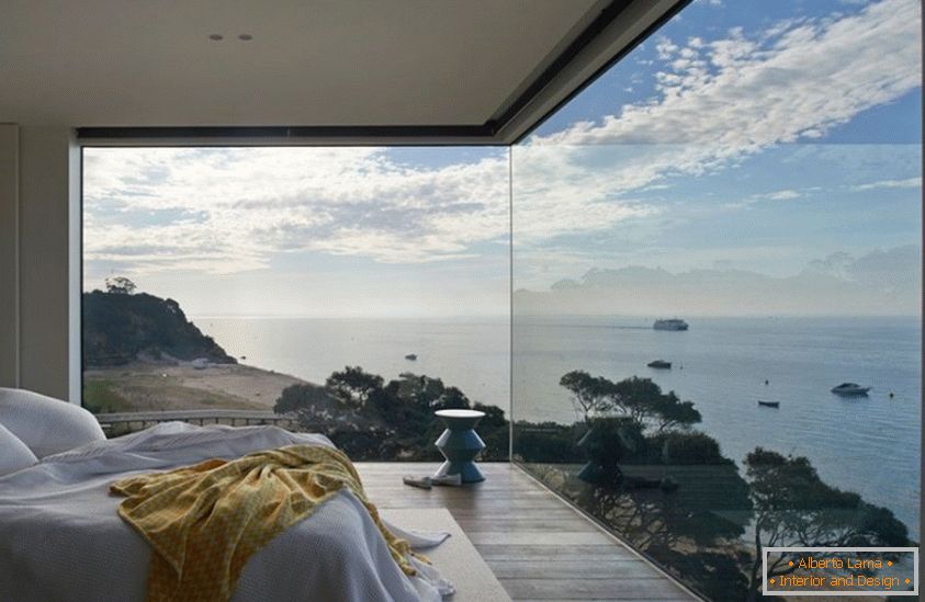 Панорамни прозорци в спалнята