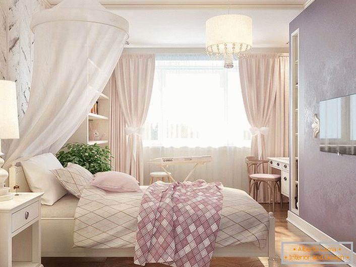 Стая за малка принцеса. Балдахинът, изработен от бяла светлина, полупрозрачна тъкан, ще направи още по-комфортен сънят на детето.