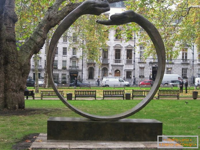 Скулптура в лондонски парк