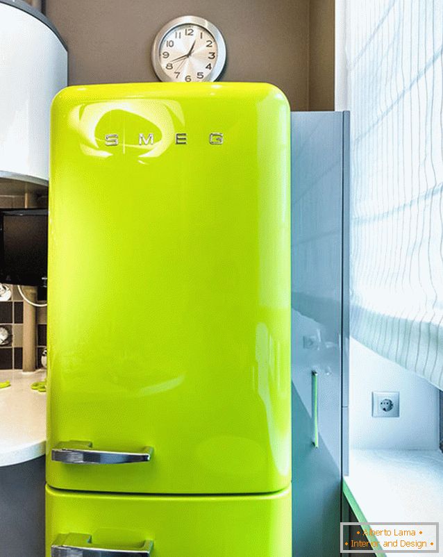 Модерен лек зелен хладилник