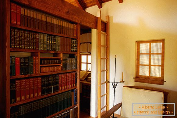 Библиотека в малка къща Innermost House в Северна Калифорния