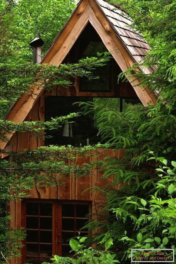 Появата на малка горска къща в Япония