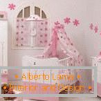 Розово и бяло мебели в детската стая