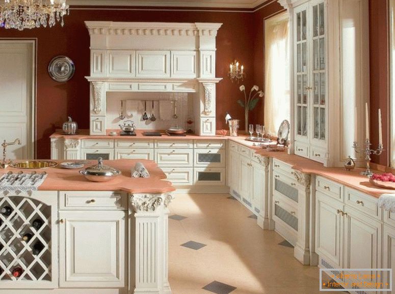 светла кухня-в-класически стил и за частния дом