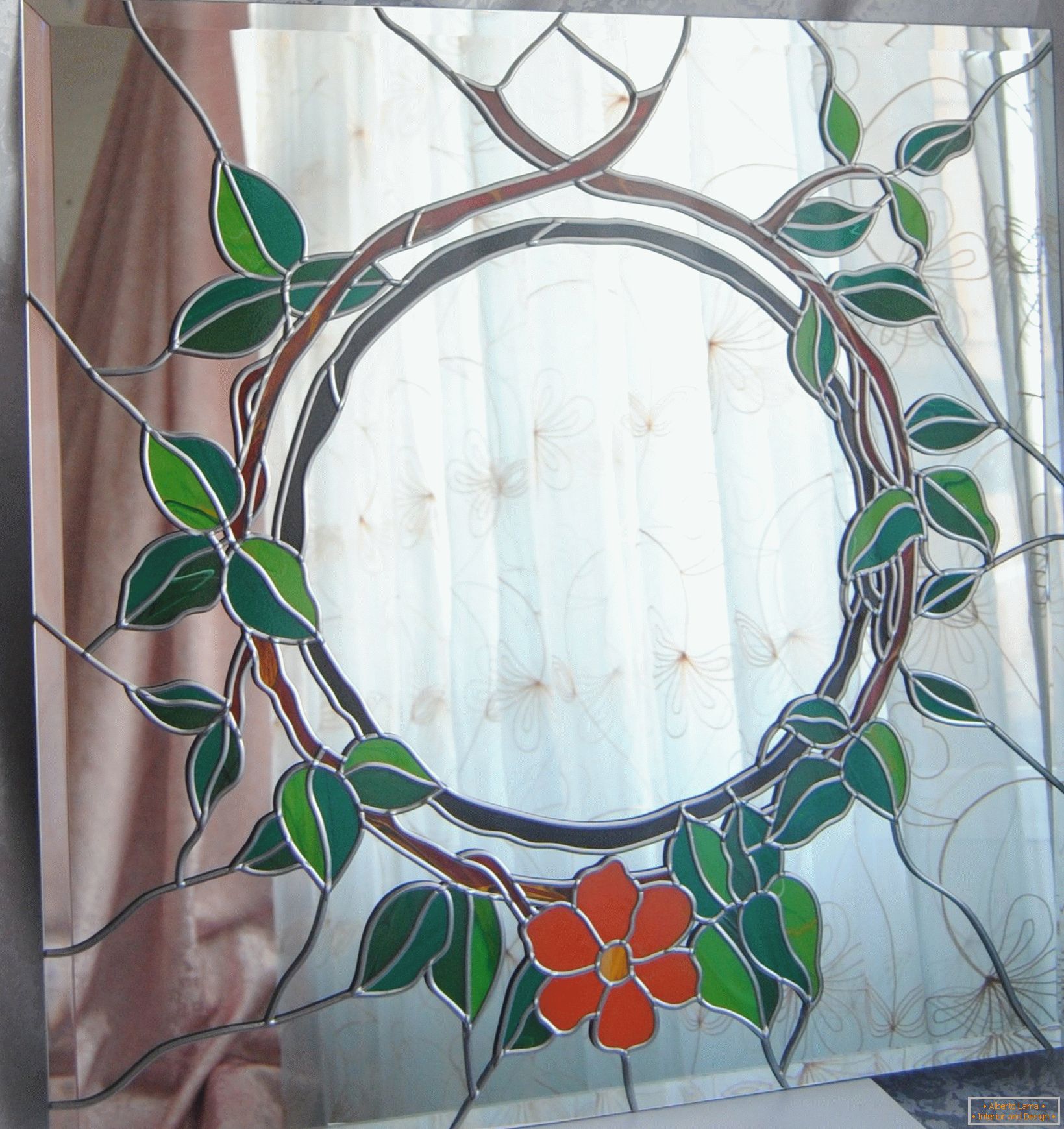 Цвете и листа на стъкло