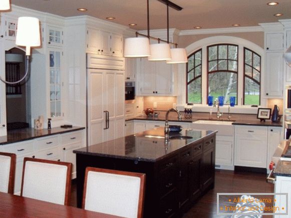 Дизайн на прозорците в кухнята - снимки на красиви прозорци