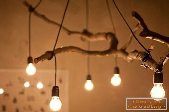 Как да направите таванска лампа от дърво със собствените си ръце