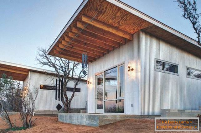 Малка евтина дървена къща в САЩ