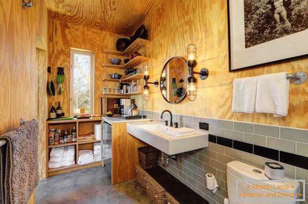 Малка евтина дървена къща в САЩ: туалет и кухня