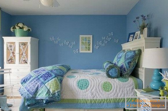 Детска стая в син цвят