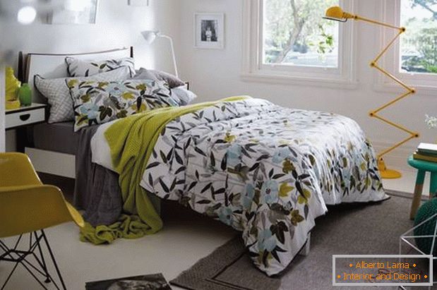Модерна спалня в ярки цветове