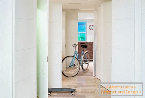 Велосипеди в малък апартамент