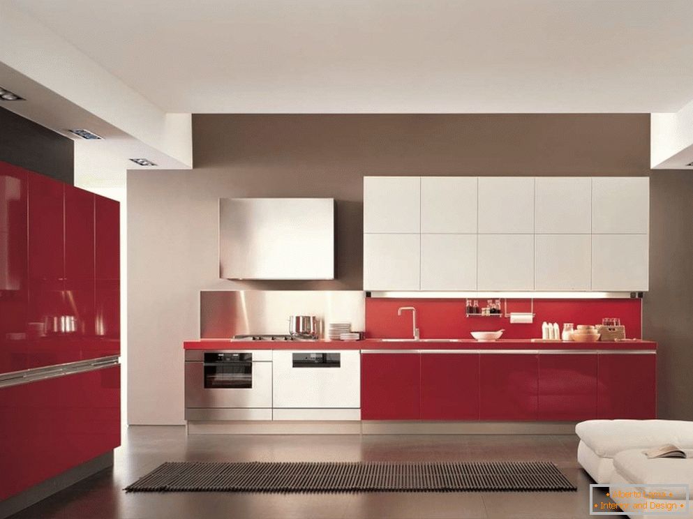 Червена кухня в стил на минимализъм