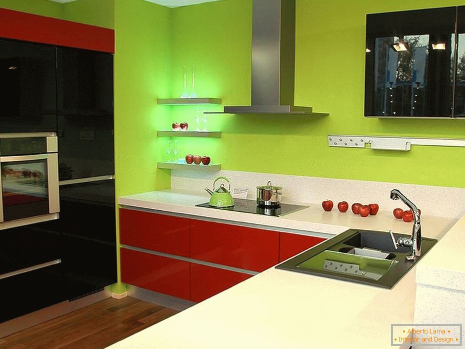 Червена и зелена кухня
