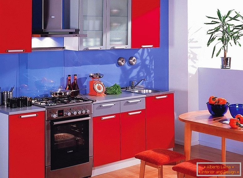 Синя и червена кухня
