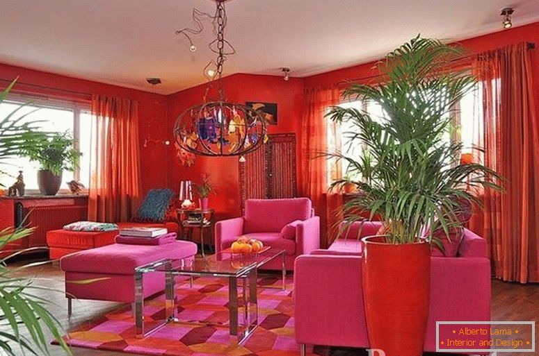 Розови мебели в хола