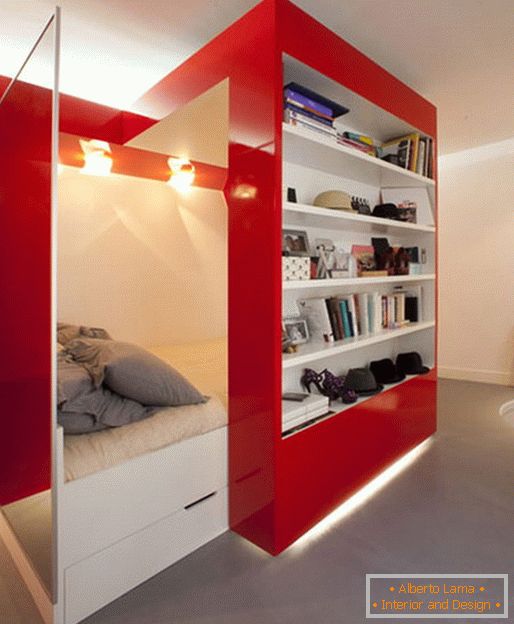Трансформируема спалня в червено и бяло