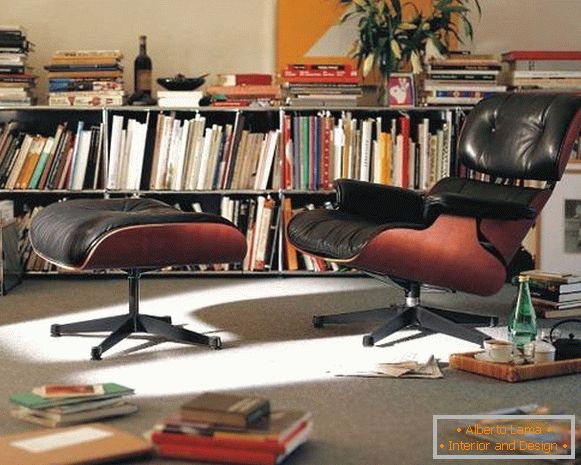 Eames стол с черна кожена тапицерия