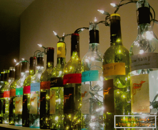 Новогодишен декор на бутилки и гирлянди