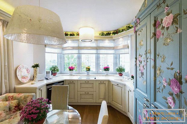 кухненски дизайн в стила на Прованс с флорални мотиви