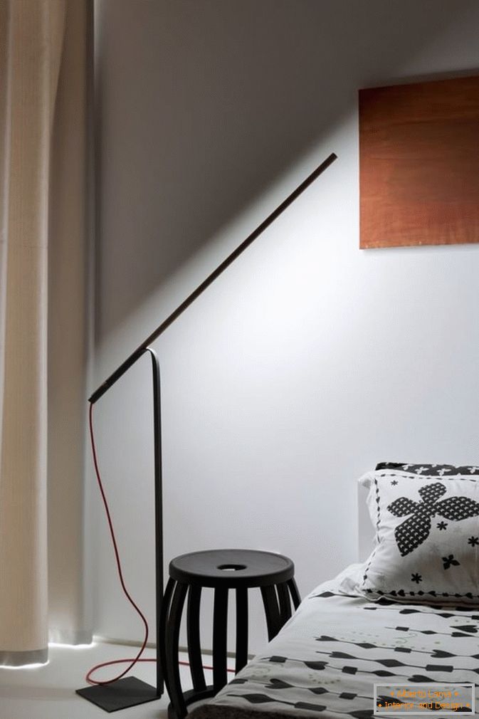 Осветление в спалнята на малък апартамент с една спалня в Киев