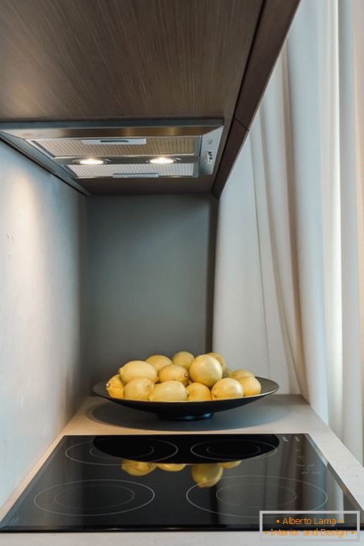Лимони в близост до печката в кухнята с ефект на оптична илюзия