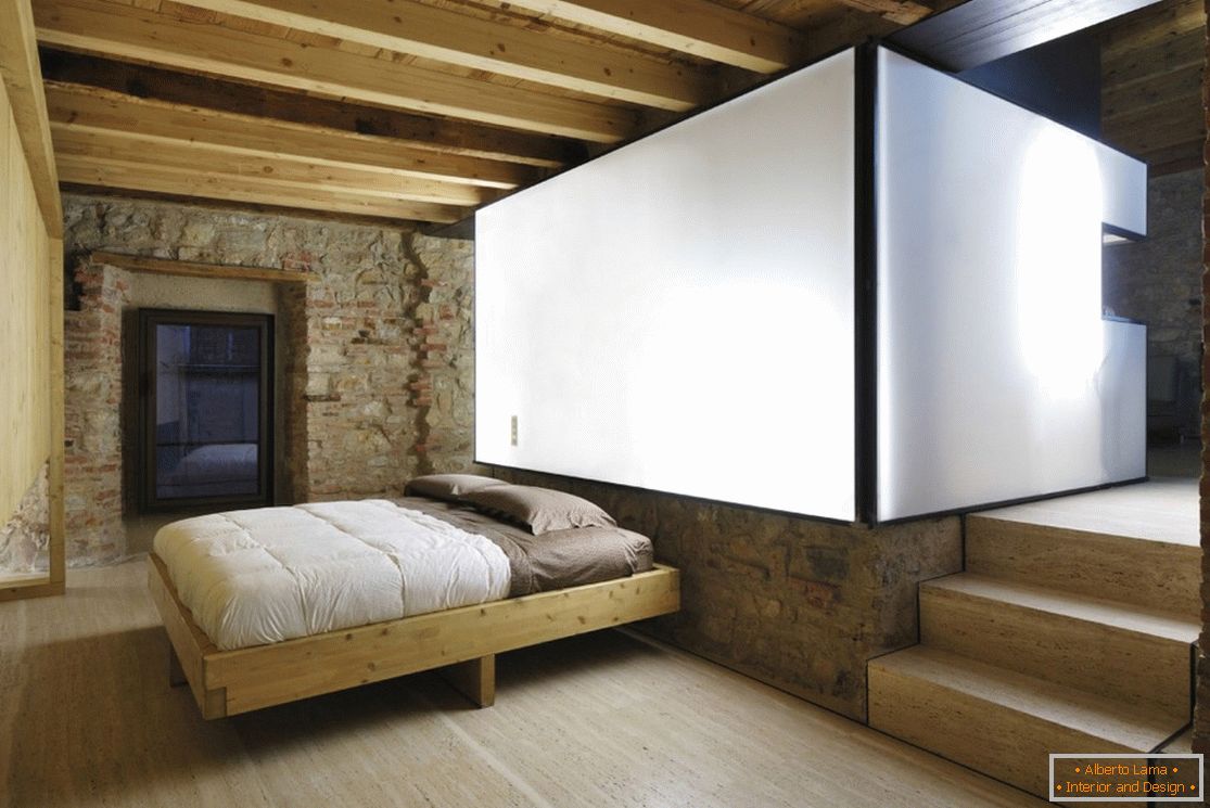 Спалня в дървена къща в Бреша
