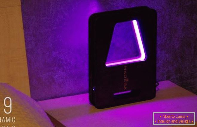 LED лампа за маса със затъмняване и RGB